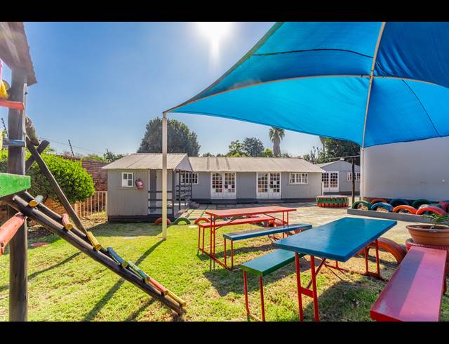 4 BEDROOM HOUSE FOR SALE IN LONEHILL